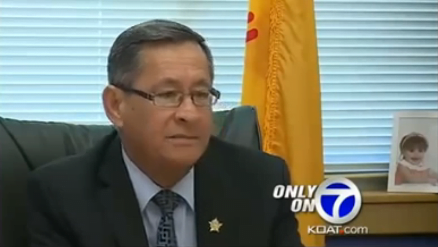 O chefe de polícia Robert Garcia, responsável pelo caso, pediu desculpas pelo incidente e prometeu mudanças.